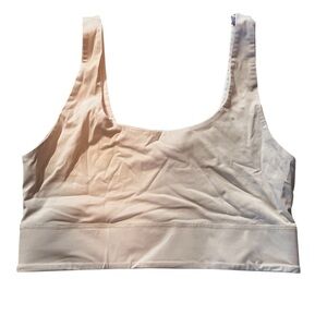 Fabletics Seamless Scoop Neck Sports Bra. Medium